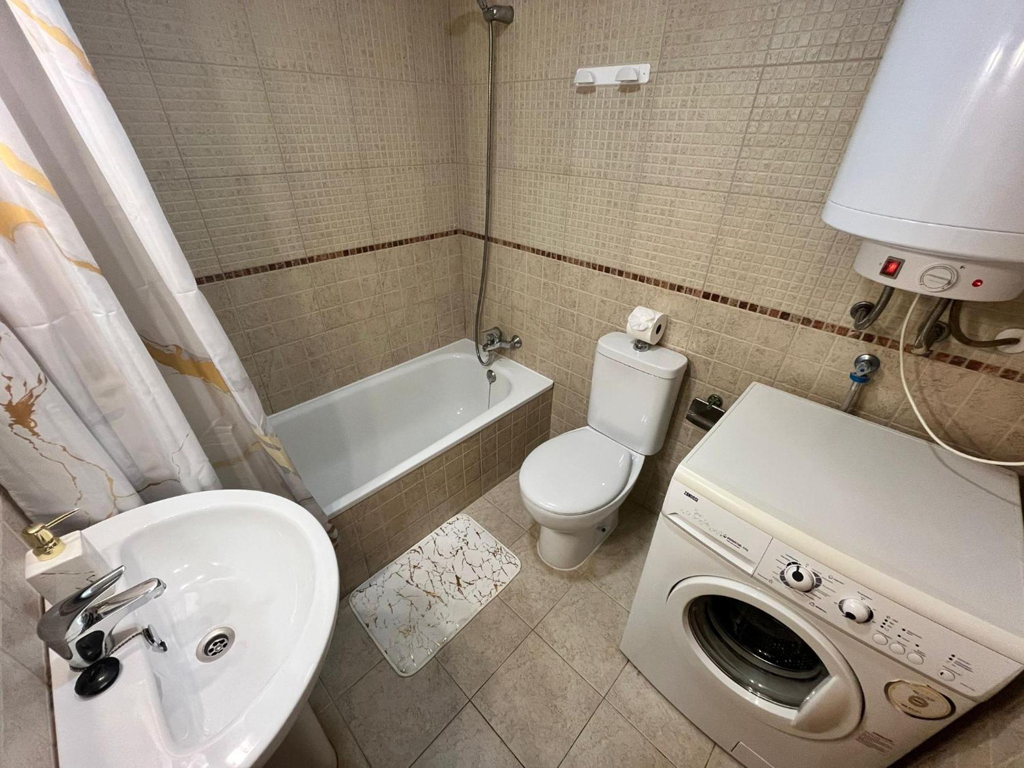 Appartement Con Piscina En Roses